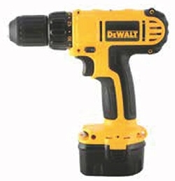 PARAFUSADEIRA DEWALT COM CONTROLE DE TORQUE E MANDRIL DE 3/8